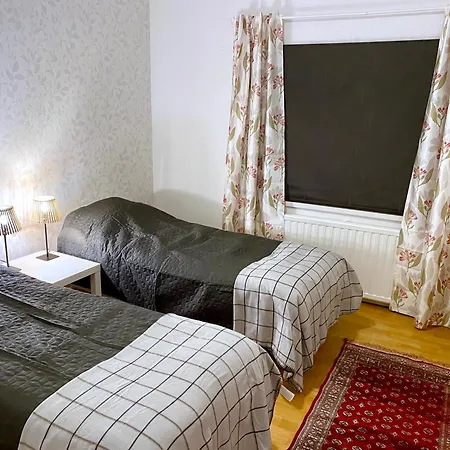 Ketola, Spacious House Apartment *